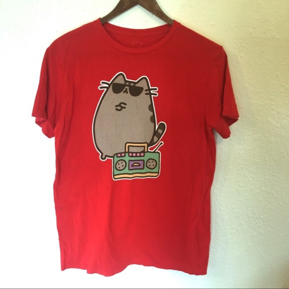 Red Pusheen boombox sunglasses T Shirt size Medium